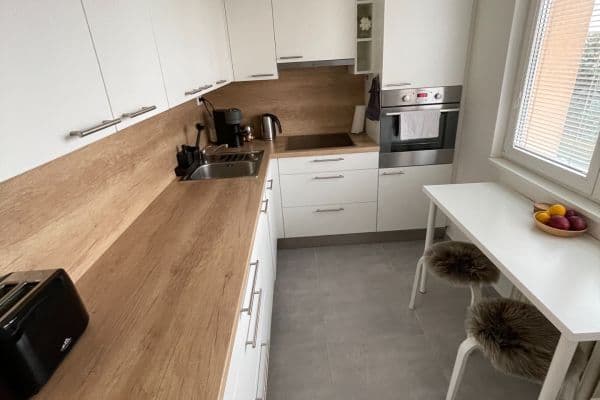 Pronájem bytu 2+1 54 m², Hvozdíková, Praha 10 Pronájem bytu 2+1 54 m², Hvozdíková, Praha 10
