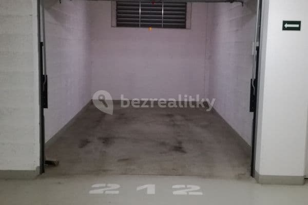 Pronájem garáže 18 m², Miloše Havla, Pronájem garáže 18 m², Miloše Havla,
