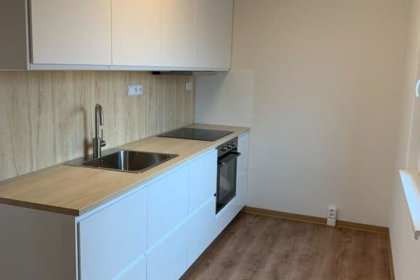 Pronájem bytu 3+1 68 m², Nevanova, Praha Pronájem bytu 3+1 68 m², Nevanova, Praha