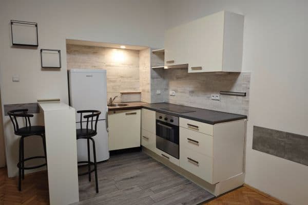Pronájem bytu 1+kk 25 m², Mikovcova, Praha Pronájem bytu 1+kk 25 m², Mikovcova, Praha