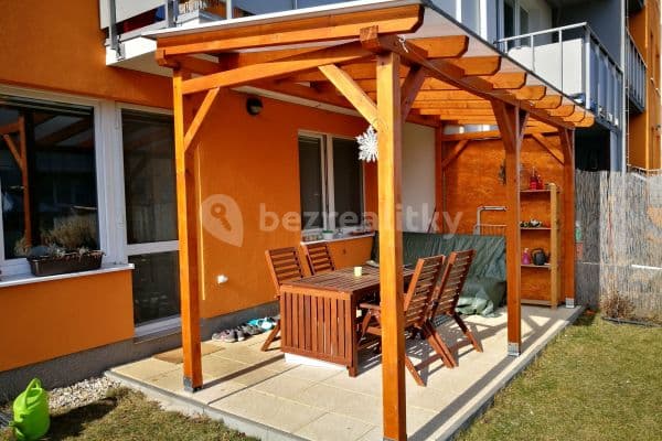 Pronájem bytu 2+kk 44 m², U Uhříněveské Obory, Praha Pronájem bytu 2+kk 44 m², U Uhříněveské Obory, Praha