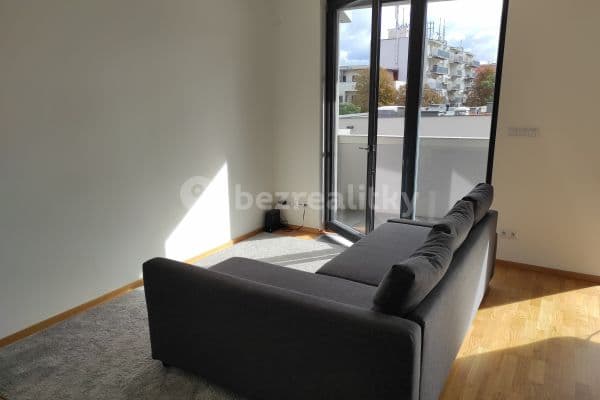 Pronájem bytu 1+kk 45 m², Osadní, Prague Pronájem bytu 1+kk 45 m², Osadní, Prague