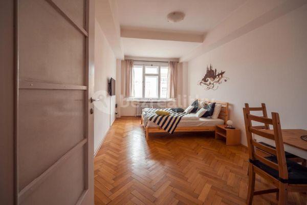 Pronájem bytu 1+1 30 m², Sokolovská, Praha
