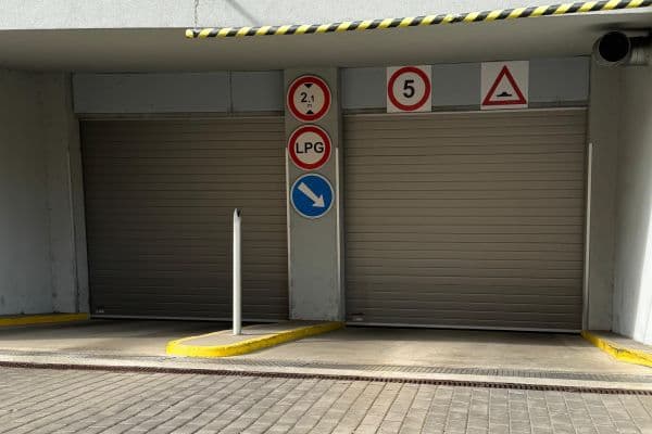 Pronájem garáže 18 m², Purkyňova, Brno Pronájem garáže 18 m², Purkyňova, Brno