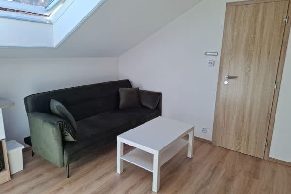 Pronájem bytu 2+kk 35 m², Na Návsi, Čestlice Pronájem bytu 2+kk 35 m², Na Návsi, Čestlice