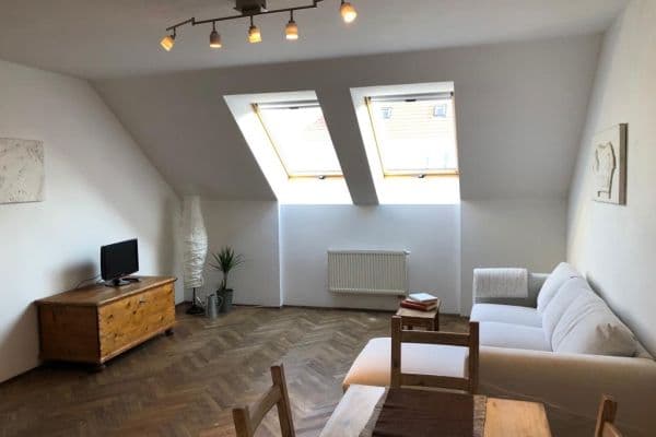 Pronájem bytu 2+kk 64 m², Na Plzeňce, Prague Pronájem bytu 2+kk 64 m², Na Plzeňce, Prague