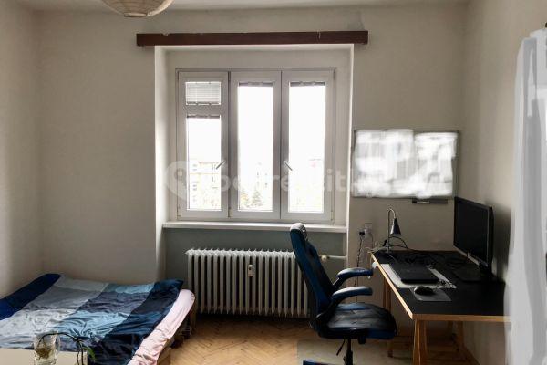 Pronájem bytu 2+1 46 m², 28. Pluku, Prague