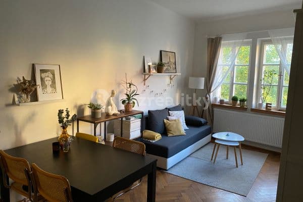 Pronájem bytu Garsoniéra 26 m², V Kopečku, Hradec Králové, Královéhradecký kraj