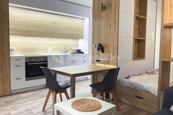 Pronájem bytu 1+kk 32 m², Topolová, Praha Pronájem bytu 1+kk 32 m², Topolová, Praha