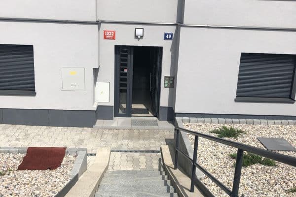 Pronájem bytu 1+kk 26 m², Omská, Praha Pronájem bytu 1+kk 26 m², Omská, Praha