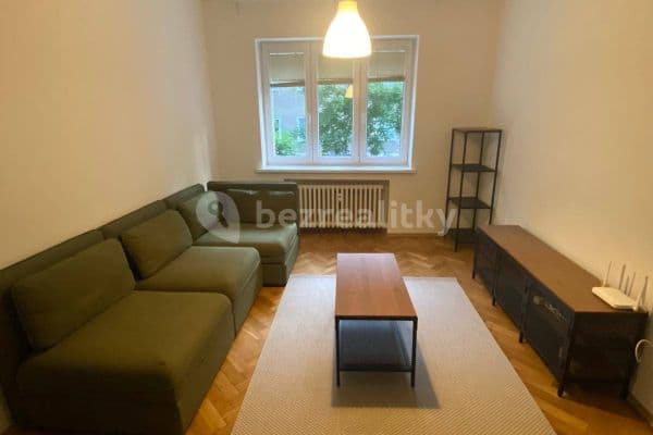 Pronájem bytu 3+1 71 m², Lužická, Bratislava Pronájem bytu 3+1 71 m², Lužická, Bratislava