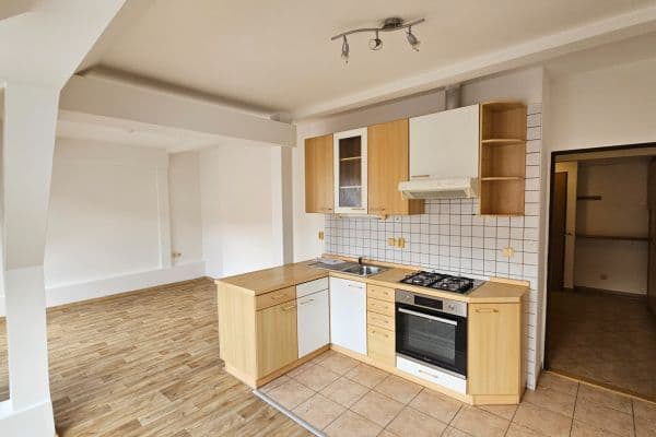 Pronájem bytu 2+kk 61 m², Politických Vězňů, Plzeň, Plzeňský kraj Pronájem bytu 2+kk 61 m², Politických Vězňů, Plzeň, Plzeňský kraj