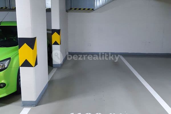 Pronájem garáže 13 m², Poděbradská, Praha Pronájem garáže 13 m², Poděbradská, Praha