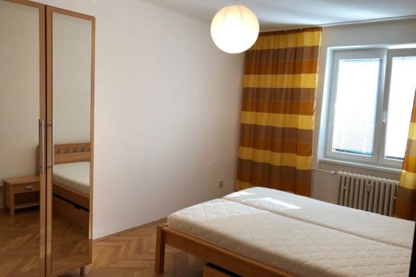 Pronájem bytu 2+1 55 m², Uránová, Bratislava Pronájem bytu 2+1 55 m², Uránová, Bratislava