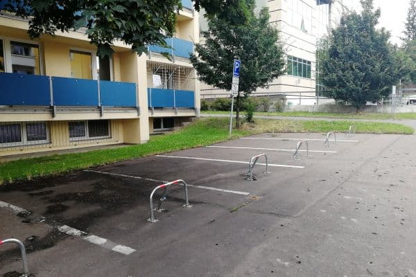 Pronájem garáže 10 m², Jeseniova, Praha Pronájem garáže 10 m², Jeseniova, Praha