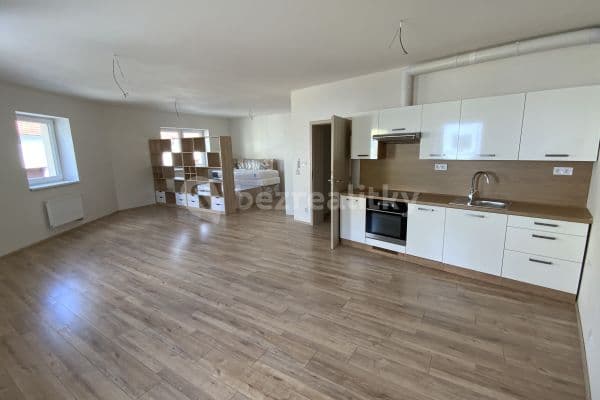 Pronájem bytu 1+kk 65 m², Masarykovo náměstí, Šlapanice Pronájem bytu 1+kk 65 m², Masarykovo náměstí, Šlapanice
