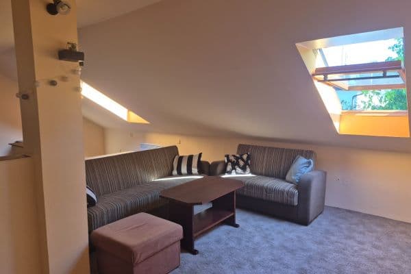 Pronájem bytu 3+kk 500 m², Na Vaňhově, Běchovice Pronájem bytu 3+kk 500 m², Na Vaňhově, Běchovice