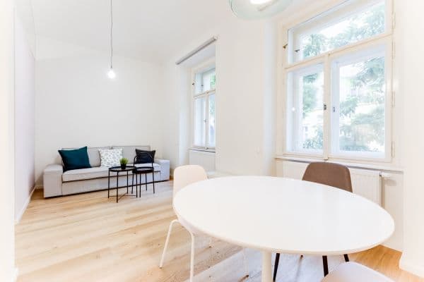 Pronájem bytu 2+kk 35 m², Pernerova, Praha Pronájem bytu 2+kk 35 m², Pernerova, Praha