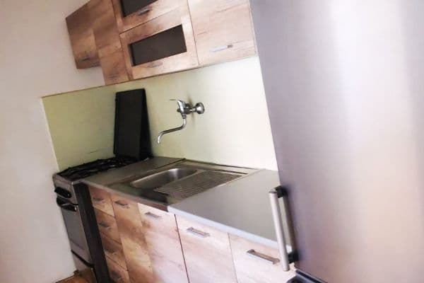 Pronájem bytu 2+1 50 m², Plzeňská, Praha Pronájem bytu 2+1 50 m², Plzeňská, Praha