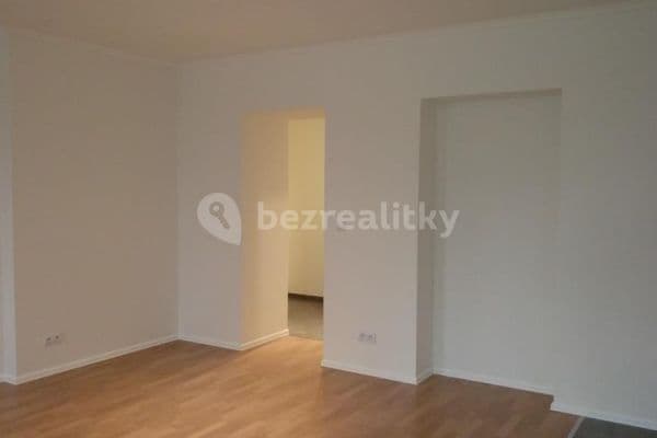 Pronájem bytu 1+kk 38 m², Koněvova, Praha