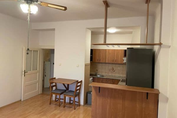 Pronájem bytu 2+kk 55 m², Komunardů, Praha Pronájem bytu 2+kk 55 m², Komunardů, Praha