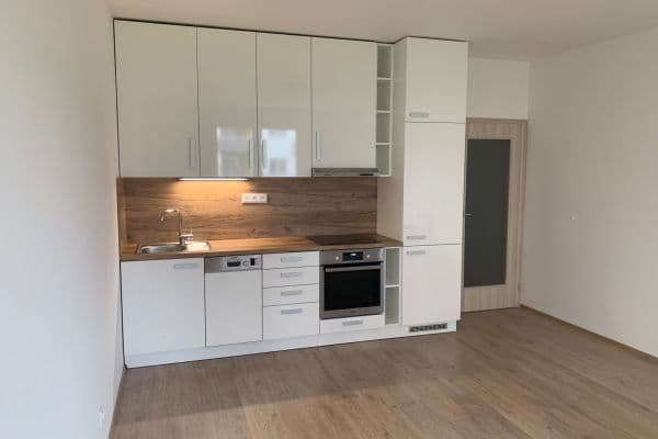 Pronájem bytu 2+kk 51 m², Svatošových, Praha Pronájem bytu 2+kk 51 m², Svatošových, Praha