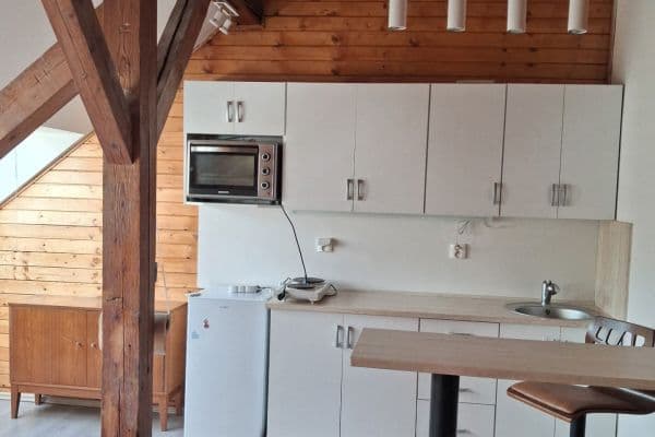 Pronájem bytu 2+kk 37 m², Pod Karlovarskou Silnicí, Praha Pronájem bytu 2+kk 37 m², Pod Karlovarskou Silnicí, Praha
