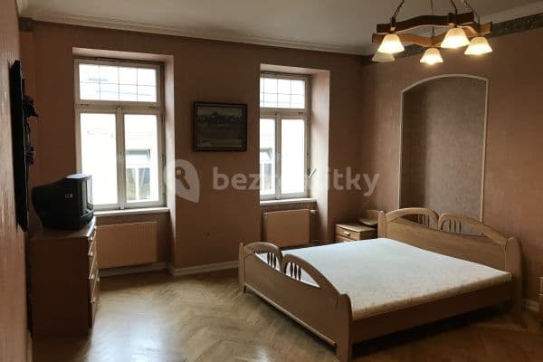 Pronájem bytu 2+1 82 m², Karla IV., Karlovy Vary, Karlovarský kraj