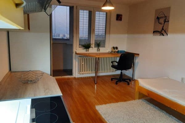 Pronájem bytu Garsoniéra 28 m², Vilová, Bratislava Pronájem bytu Garsoniéra 28 m², Vilová, Bratislava