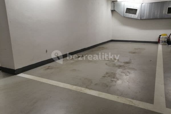 Pronájem garáže 15 m², Kmochova, Hostivice Pronájem garáže 15 m², Kmochova, Hostivice