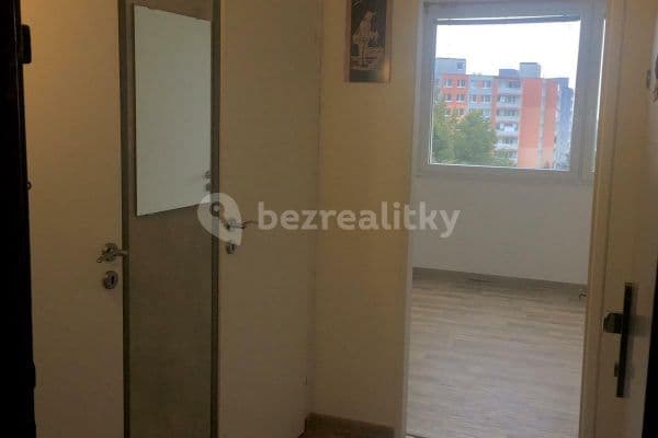 Pronájem bytu 1+kk 35 m², Klukovická, Praha Pronájem bytu 1+kk 35 m², Klukovická, Praha