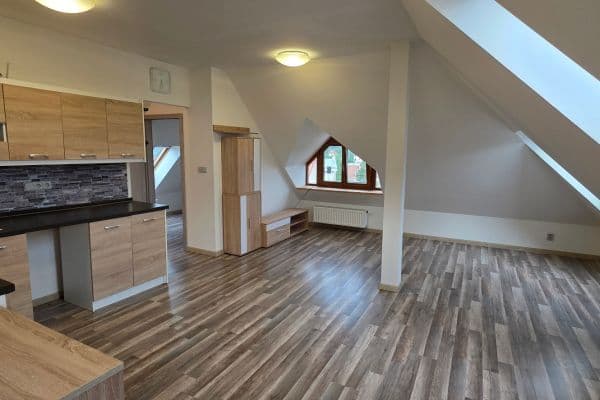 Pronájem bytu 3+kk 75 m², K Havlínu, Praha-Zbraslav Pronájem bytu 3+kk 75 m², K Havlínu, Praha-Zbraslav