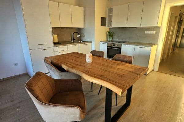 Pronájem bytu 2+kk 76 m², Škrábkových, Praha Pronájem bytu 2+kk 76 m², Škrábkových, Praha
