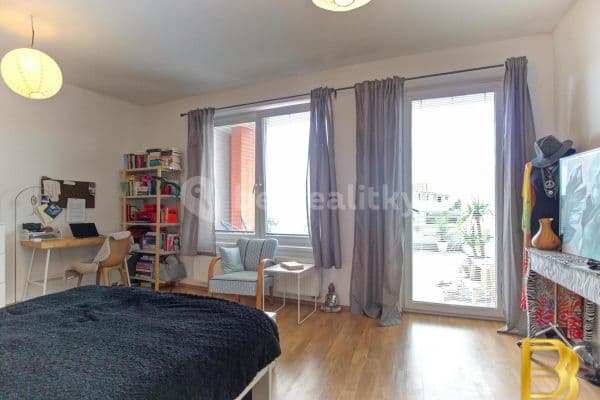 Pronájem bytu 1+kk 36 m², Nademlejnská, Praha Pronájem bytu 1+kk 36 m², Nademlejnská, Praha