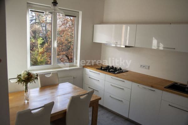 Pronájem bytu 2+kk 68 m², Jevanská, Praha Pronájem bytu 2+kk 68 m², Jevanská, Praha