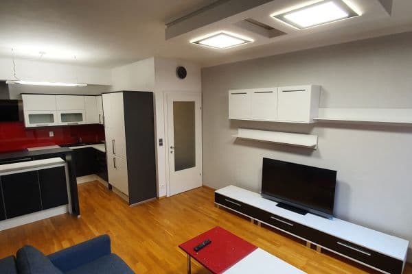 Pronájem bytu 2+kk 64 m², V Přístavu, Praha Pronájem bytu 2+kk 64 m², V Přístavu, Praha