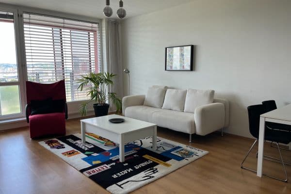 Pronájem bytu 2+1 59 m², Tomášikova, Nové Mesto Pronájem bytu 2+1 59 m², Tomášikova, Nové Mesto