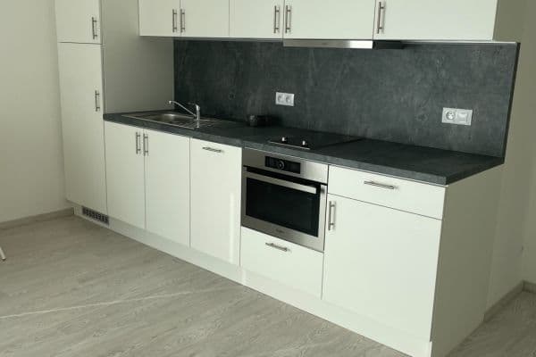 Pronájem bytu 1+kk 30 m², Křižíkova, Praha Pronájem bytu 1+kk 30 m², Křižíkova, Praha