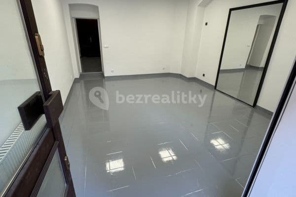 Pronájem nebytového prostoru 35 m², Malátova, Praha Pronájem nebytového prostoru 35 m², Malátova, Praha