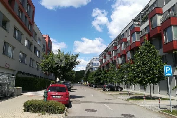 Pronájem bytu 1+kk 40 m², Trmická, Praha Pronájem bytu 1+kk 40 m², Trmická, Praha