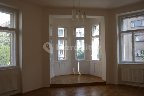 Pronájem bytu 2+1 70 m², Lucemburská, Praha Pronájem bytu 2+1 70 m², Lucemburská, Praha
