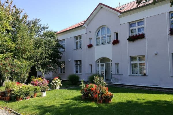 Pronájem bytu 1+1 40 m², Hálkova, Pečky Pronájem bytu 1+1 40 m², Hálkova, Pečky