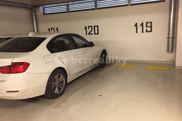 Pronájem garáže 17 m², U Měšťanského Pivovaru, Praha Pronájem garáže 17 m², U Měšťanského Pivovaru, Praha