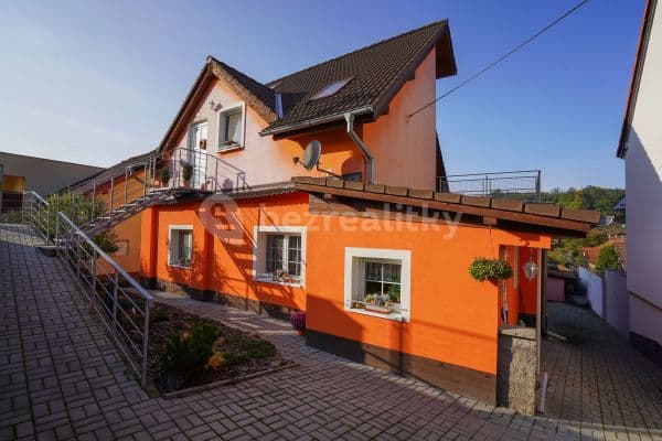 Pronájem domu 80 m², pozemek 300 m², Náves, Úholičky Pronájem domu 80 m², pozemek 300 m², Náves, Úholičky