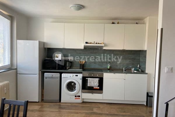 Pronájem bytu 1+kk 29 m², Šestajovická, Praha Pronájem bytu 1+kk 29 m², Šestajovická, Praha