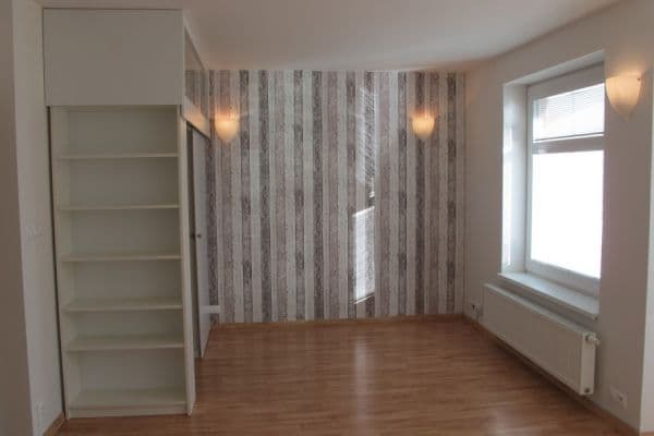 Pronájem bytu 2+kk 38 m², Rybova, Hradec Králové Pronájem bytu 2+kk 38 m², Rybova, Hradec Králové