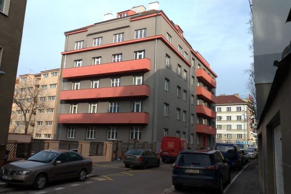 Pronájem bytu 1+1 49 m², Hradeckých, Praha Pronájem bytu 1+1 49 m², Hradeckých, Praha