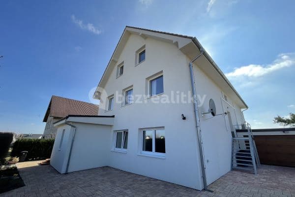 Pronájem bytu 3+kk 120 m², Severní, Horoměřice Pronájem bytu 3+kk 120 m², Severní, Horoměřice