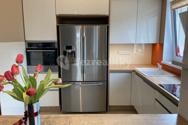Pronájem domu 170 m², pozemek 370 m², Škarvadova, Praha Pronájem domu 170 m², pozemek 370 m², Škarvadova, Praha