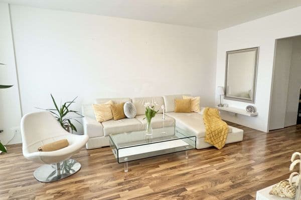 Prodej bytu 3+1 73 m², Jateční, Kolín Prodej bytu 3+1 73 m², Jateční, Kolín
